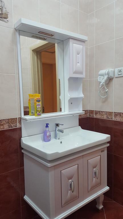 Charming 2 Bedroom Apartment Near The City'S Biggest Mall Bakoe Buitenkant foto